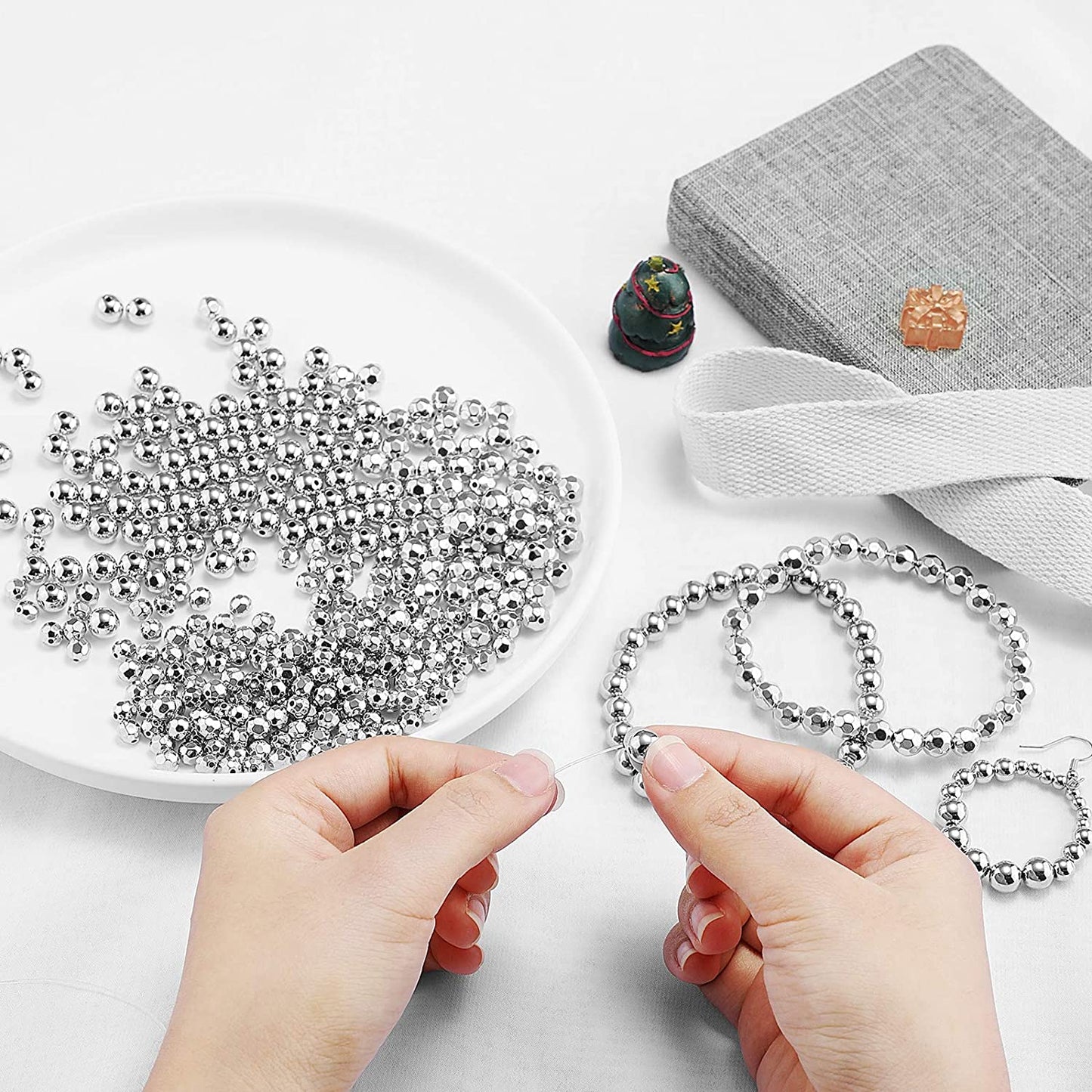 1200 Pieces Spacer Beads Loose Beads Set Includes 600 Pieces Round Ball Smooth Beads and 600 Pieces Faceted Spacer Beads for Stackable Bracelet Jewellery Craft Making DIY, 8 mm, 6 mm, 4 mm (Silver) image 3