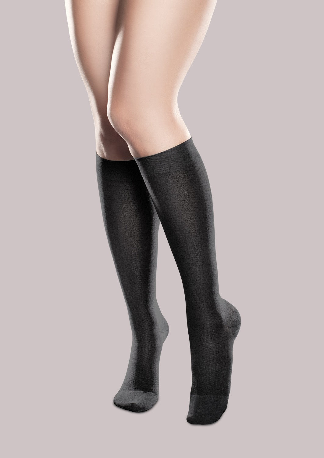 Sheer Ease Women's Moderate Knee High - Scallop image 1